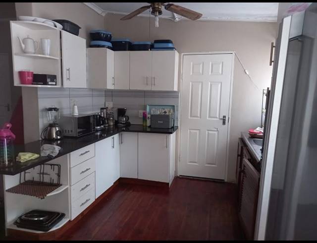 3 BEDROOM HOUSE FOR SALE IN SEA VIEW